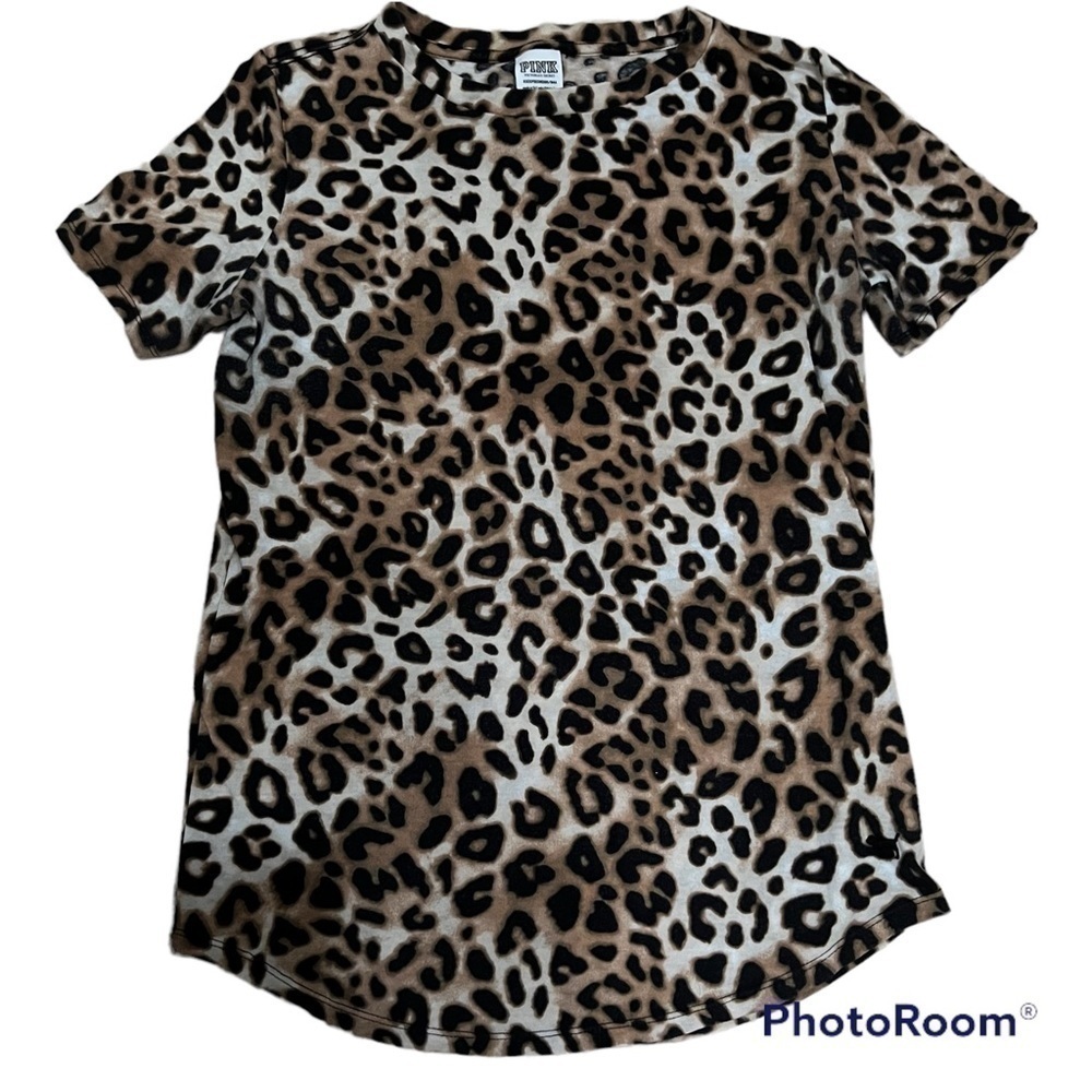 PINK Victoria’s Secret leopard print cotton short sleeved shirt, XS, rounded hem